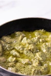 Hara masala chickne simmering