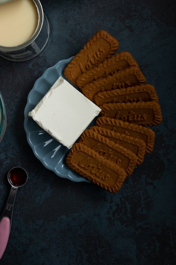 Lotus Cookies and cream cheese